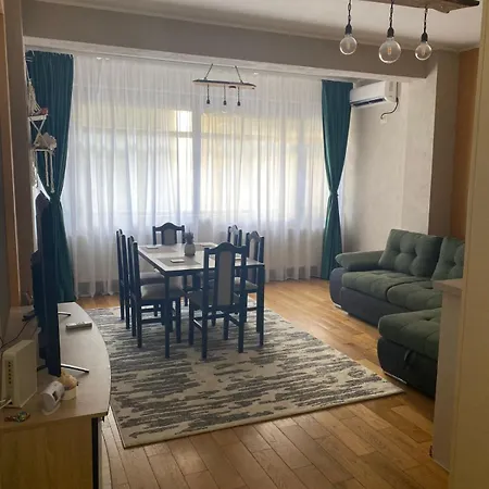 Lakeside Apartament *