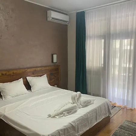 Lakeside Daire Mamaia