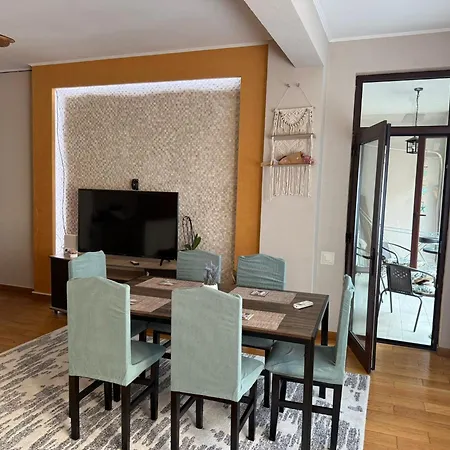 Lakeside Mamaia