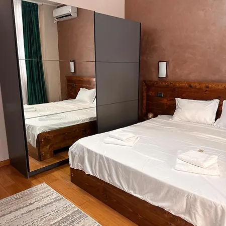 Lakeside Daire Mamaia
