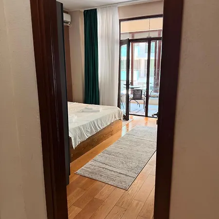 Lakeside Daire Mamaia